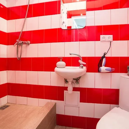 міні економ на вул крехівська 7в- в центральній частині львова Апартаменти Львів